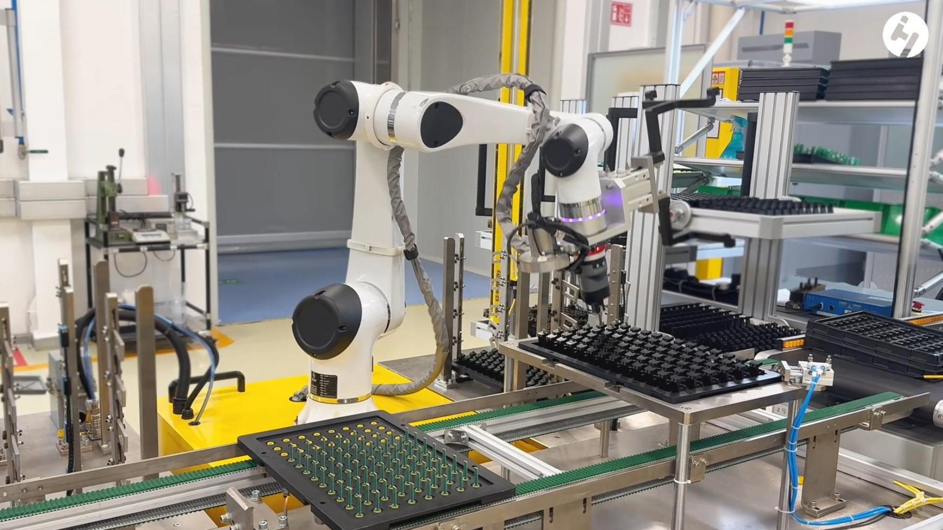Huayan Robotics Applications - Collaborative Robots In Manufacturing