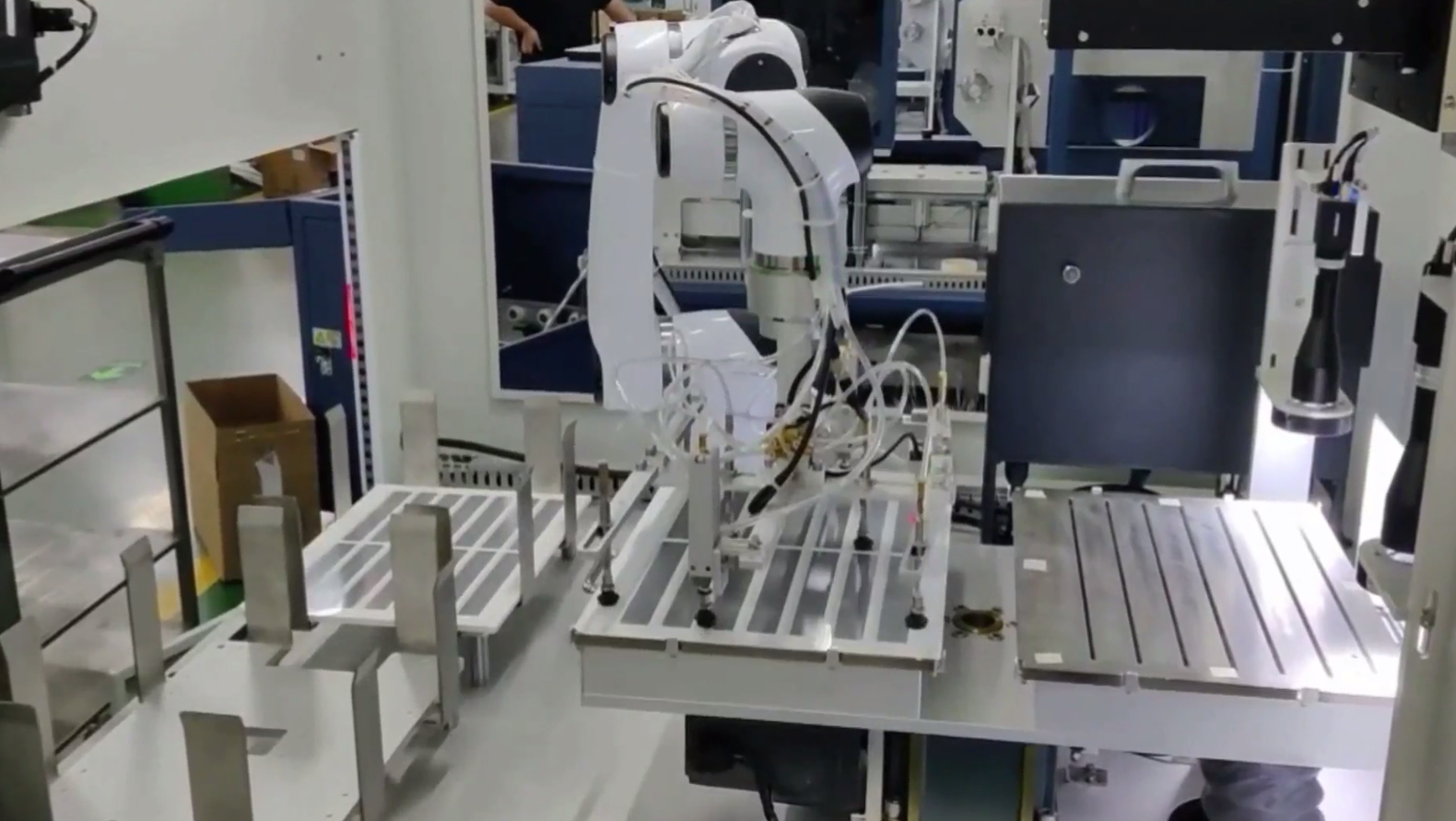 Huayan Robotics Applications - Collaborative Robots In Manufacturing
